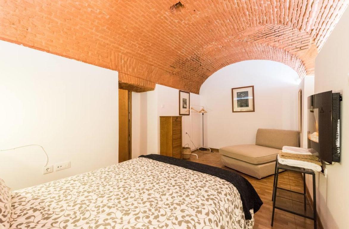 Encomienda Guest House Madrid Ngoại thất bức ảnh