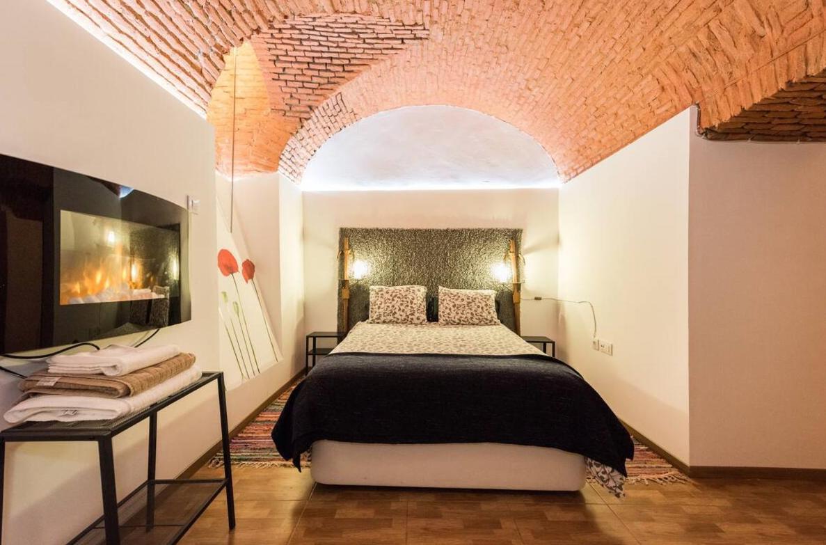 Encomienda Guest House Madrid Ngoại thất bức ảnh